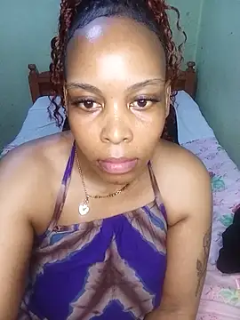 Sexymilla33 stripchat live cam model