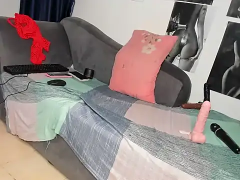 tinydolll stripchat live cam model