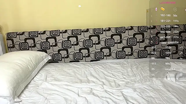 NichollePoque stripchat live cam model