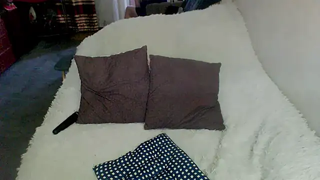 Juliamodest1 stripchat live cam model