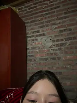 lylyna08 stripchat live cam model
