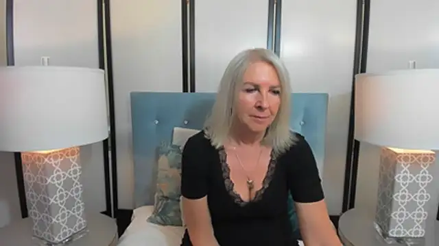 EricaTop stripchat live cam model