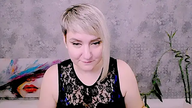 Djullia stripchat live cam model