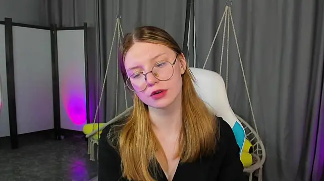 MaryRichardson stripchat live cam model