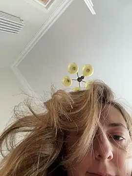 curvyflawless stripchat live cam model