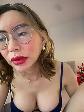 Ivysnow stripchat live cam model