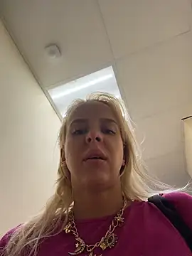 LikaCat stripchat live cam model