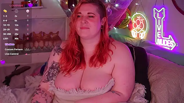 opalreigning stripchat live cam model