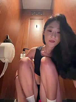 so-linger stripchat live cam model