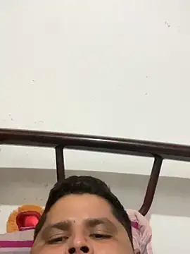 Yetusfierro stripchat live cam model
