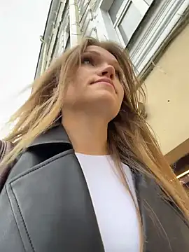 StreetSquirt stripchat live cam model