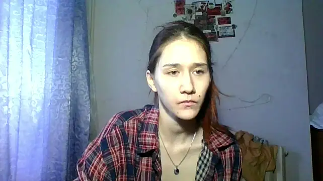 NickiKisinger stripchat live cam model