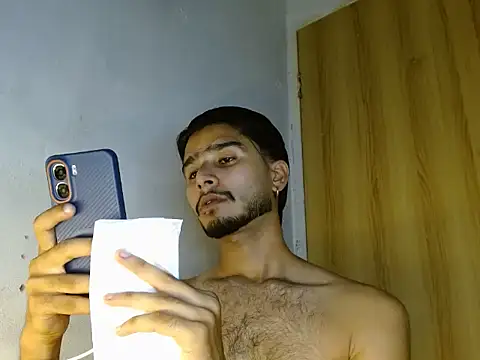 CoralN stripchat live cam model