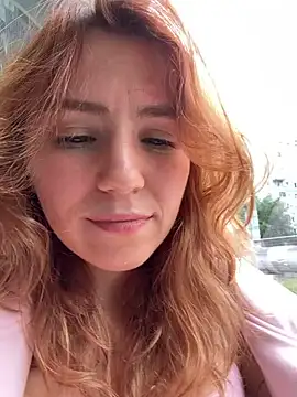 -stray-cat- stripchat live cam model