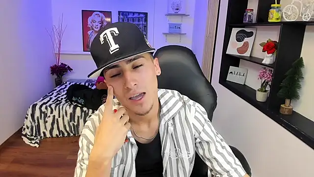 Benji23_ stripchat live cam model