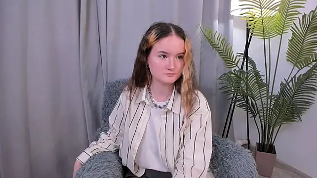 ChloeAragaki stripchat live cam model