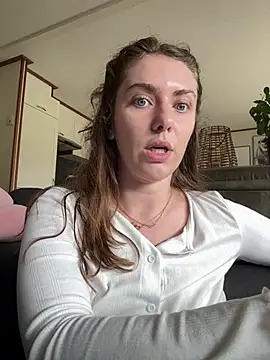 MariiD stripchat live cam model