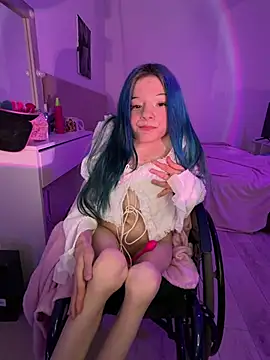 MiniSophiaa stripchat live cam model
