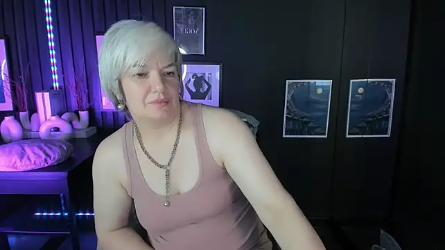 CarmenSoft stripchat live cam model