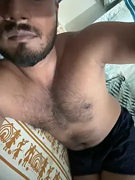 wildboy_simon stripchat live cam model