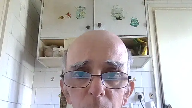 mariusica1@xh stripchat live cam model