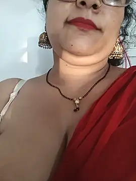Nyra-23 stripchat live cam model