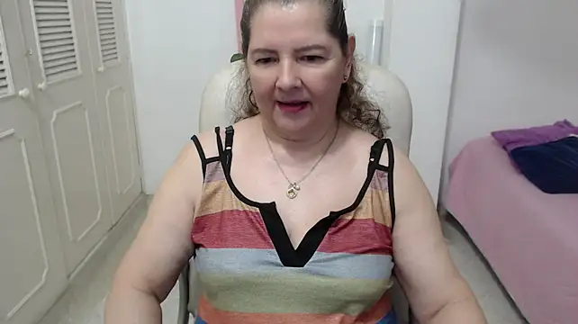 leonela_69 stripchat live cam model