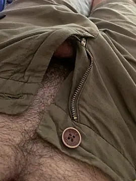 MuzzyFacing stripchat live cam model