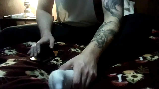 WyattL96 stripchat live cam model
