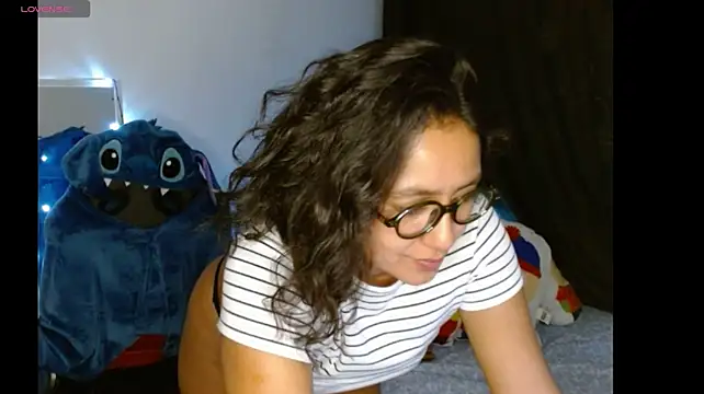 NovahPerotti stripchat live cam model