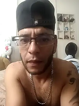 Alphamaster_92 stripchat live cam model