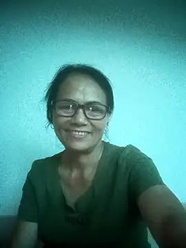 Vieekee stripchat live cam model