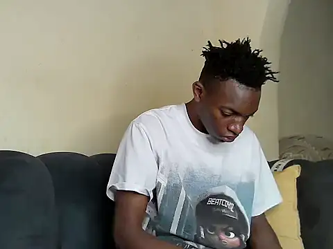 JewelFuckEntertainer212 stripchat live cam model