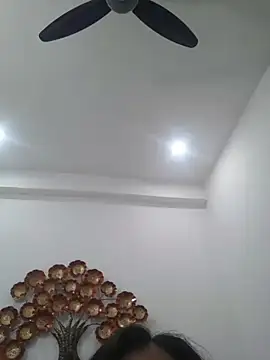 hottydisha stripchat live cam model