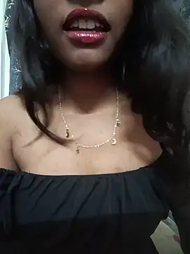 MysticDiya stripchat live cam model