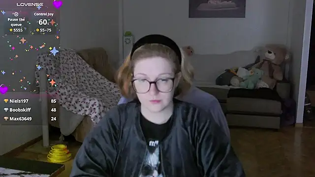 LesiaOxxi stripchat live cam model