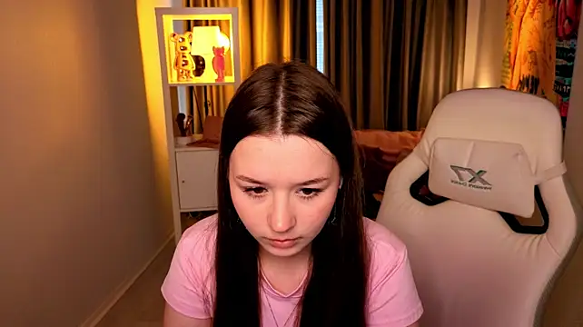 RileyBloomss stripchat live cam model