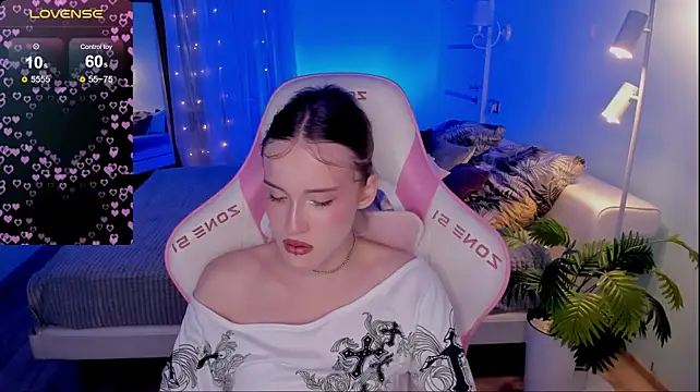 OliviaJennet stripchat live cam model
