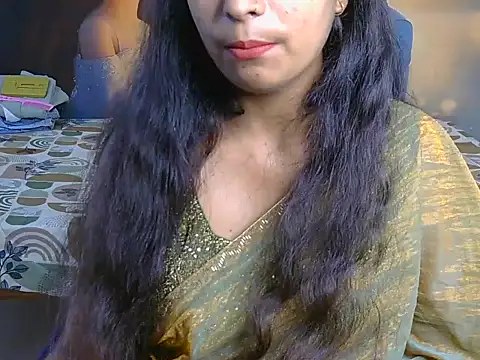 Shivani-19 stripchat live cam model
