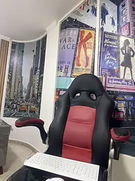VelisseMoretti stripchat live cam model
