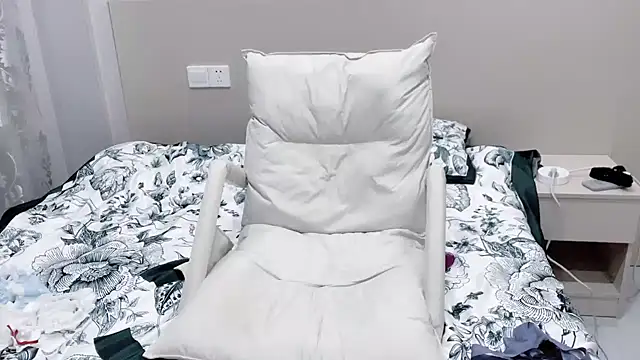 xinrui2008 stripchat live cam model
