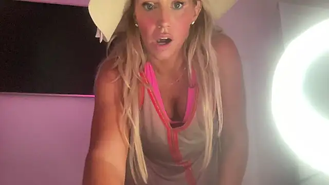 Fitnessbabe69 stripchat live cam model