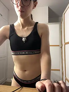 MartiniiSelenna stripchat live cam model