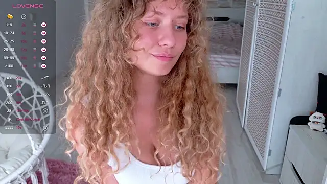Milounee stripchat live cam model
