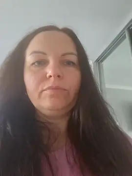 Meri_a stripchat live cam model