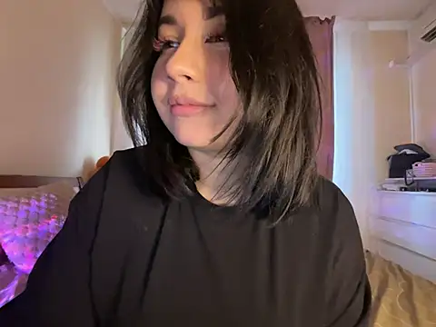 Viviaaan_n stripchat live cam model
