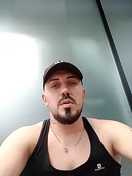 DoubleTroubleY stripchat live cam model