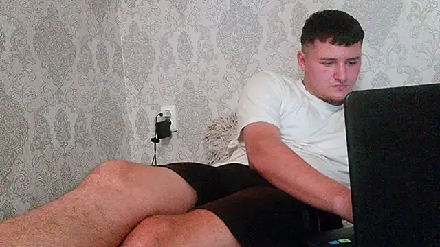 miki_lav1 stripchat live cam model