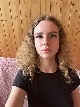 nemesidaM stripchat live cam model