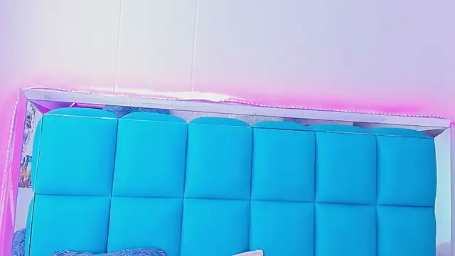 Channel_Mills stripchat live cam model